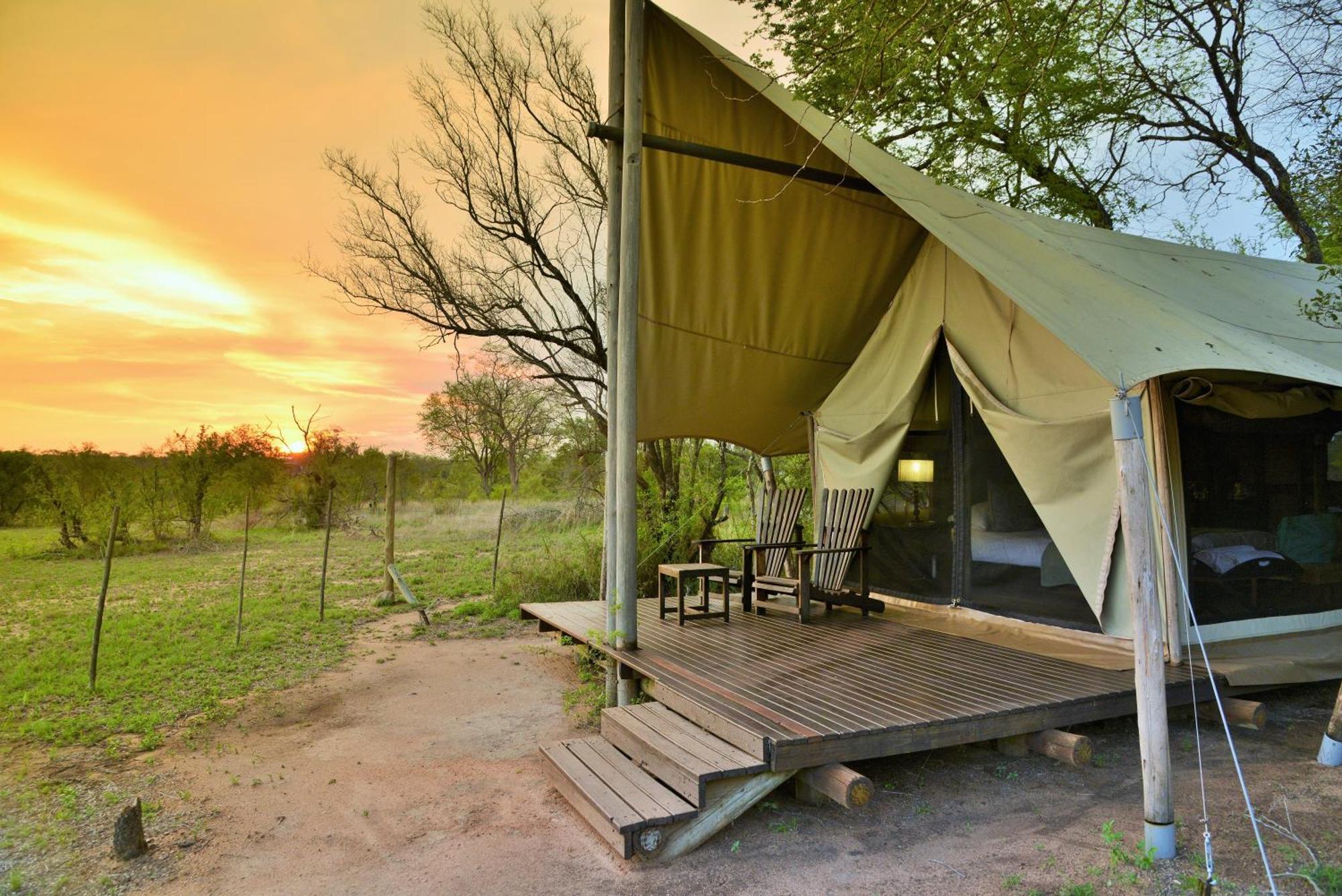 Rhino Walking Safaris Hotel Skukuza Bagian luar foto