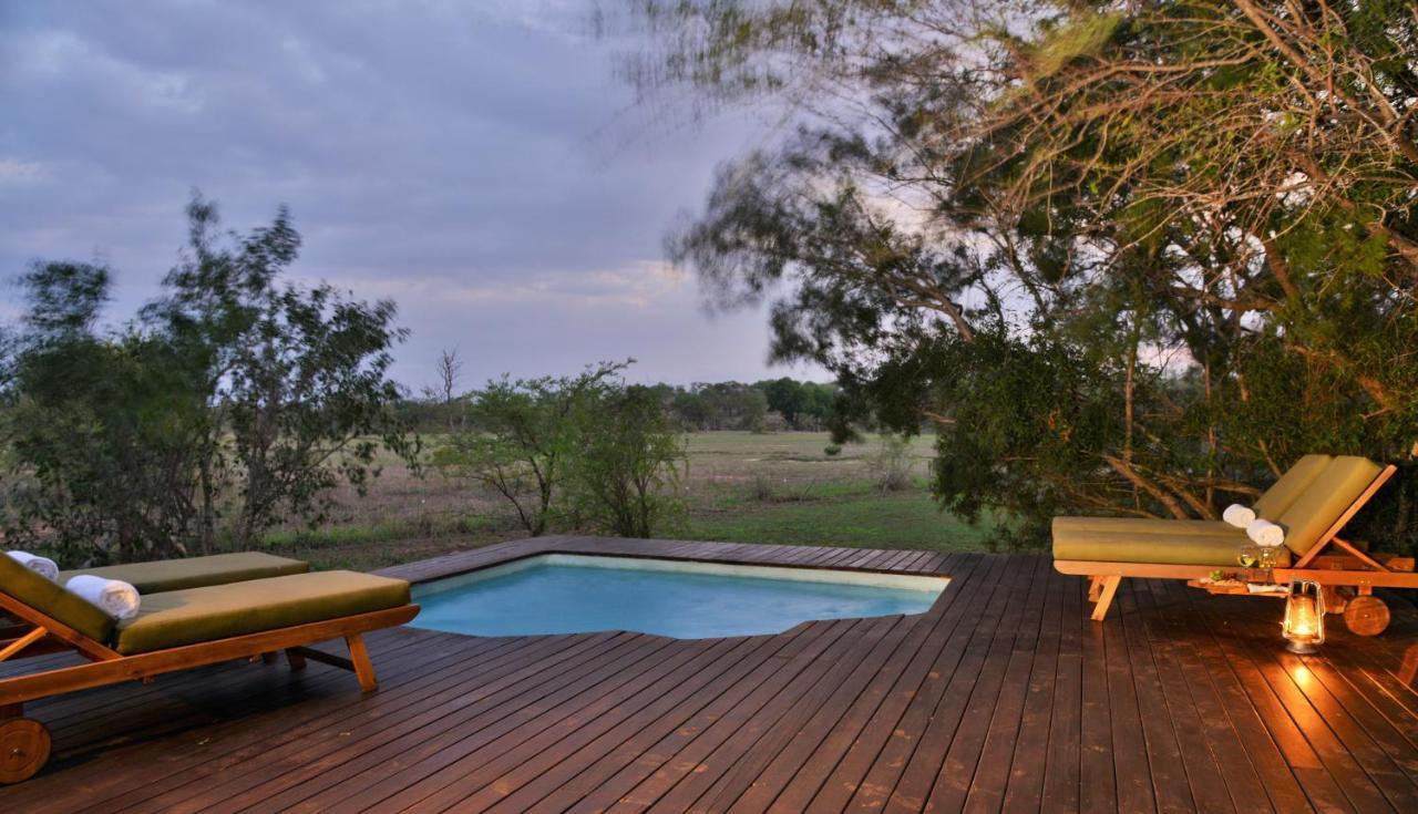Rhino Walking Safaris Hotel Skukuza Bagian luar foto